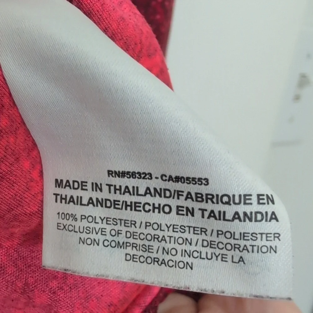 NIKE RED ATHLETIC TOP SIZE SMALL - Picture 6 of 6